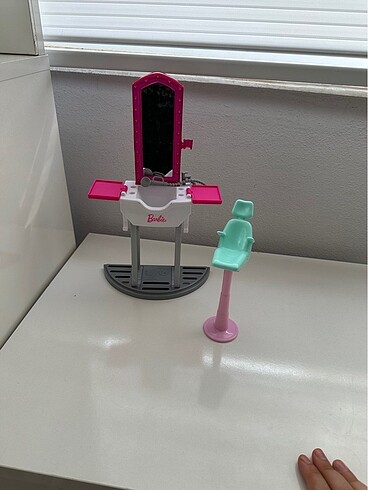 Diğer Barbie kuaför