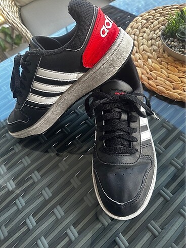 37 Beden siyah Renk Adidas spor ayakkabı