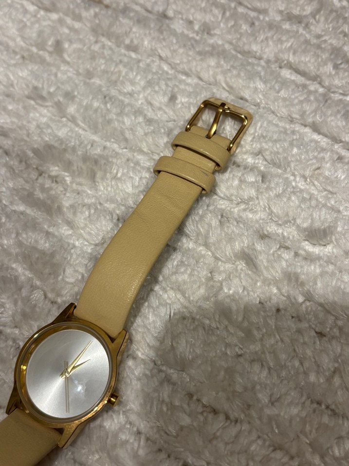 Gold Detaylı Kadın Kol Saati - Görsel 3