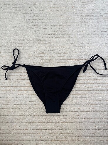 Siyah Bikini Altı