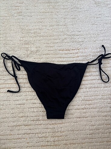38 Beden Siyah Bikini Altı