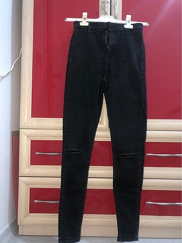 yırtık detaylı jean