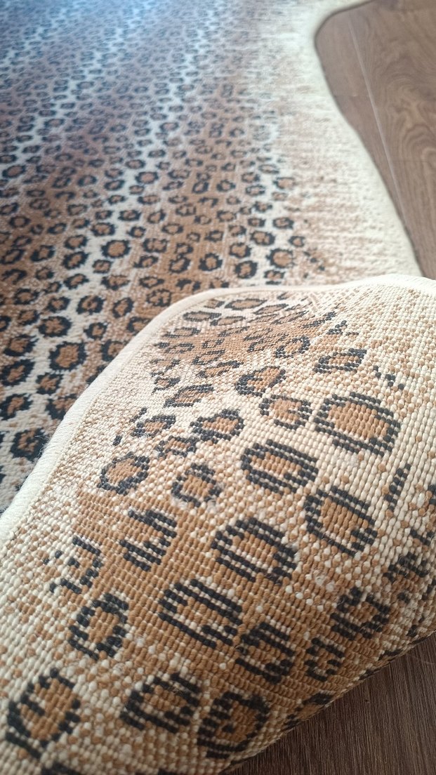 Kahverengi Leopar Desenli Halı - Görsel 3