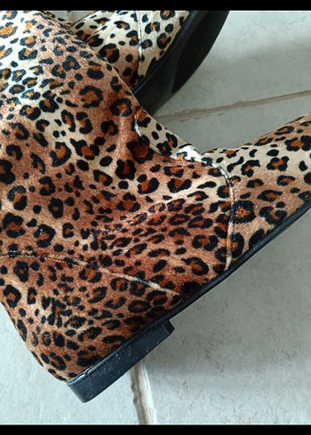 Leopar Desenli Süet Dizüstü Kadın Çizme - Görsel 7