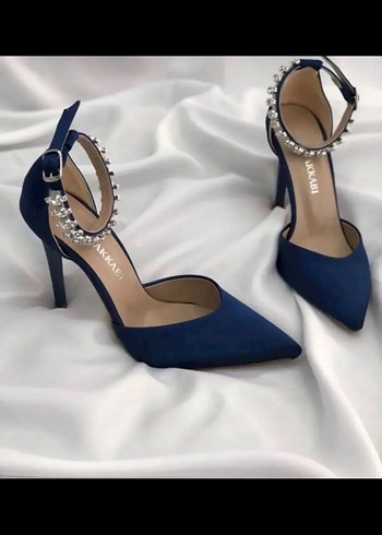 Taşlı Detaylı Stiletto Topuklu Saten Kadın Ayakkabı