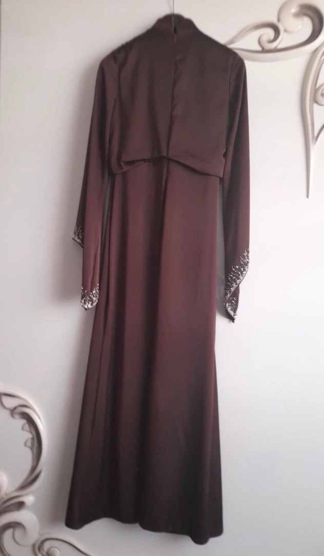 Drapeli Uzun Kol İşlemeli Kahverengi Abiye Elbise - Görsel 3