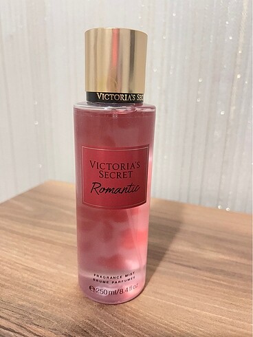 Victroria?s Secret Romantic Vücut Spreyi