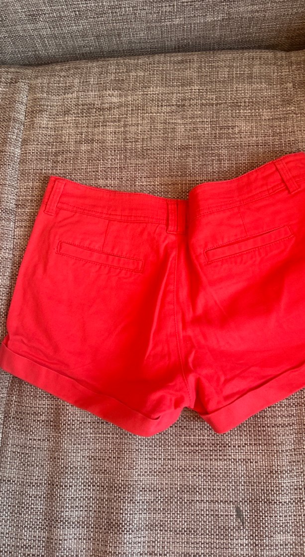 Kadın Kırmızı Mini Düğmeli Pamuk Şort - Görsel 3