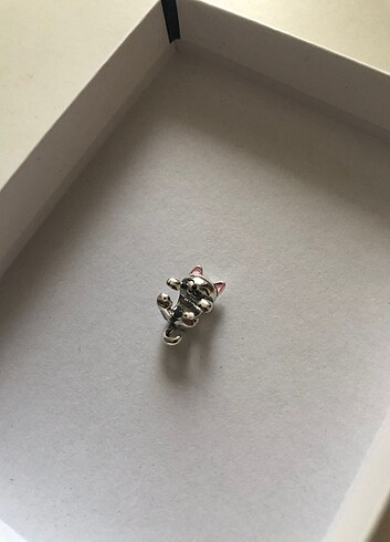 Pandora Pandora Kedi Sarılan Charm