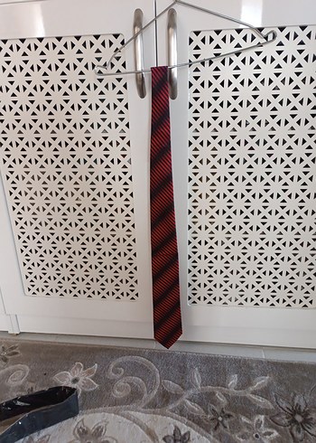 Koyu Kırmızı Çizgili Erkek Kravat - Görsel 2