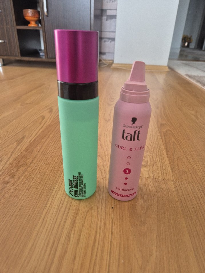 Schwarzkopf Taft Curl & Flex Saç Köpüğü - Görsel 2