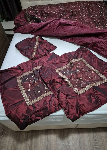 Bordo Nakışlı Yatak Örtüsü - Görsel 4