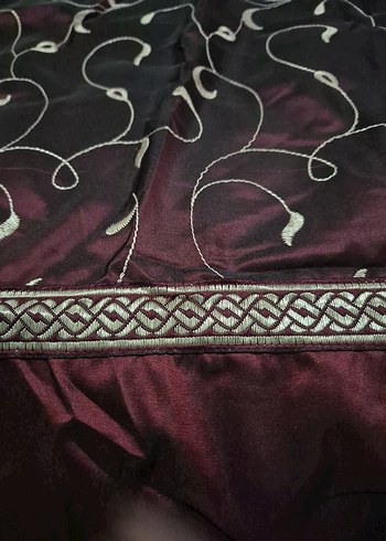 Bordo Nakışlı Yatak Örtüsü - Görsel 3