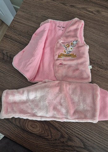 Pembe Nakışlı Kürklü Kolsuz Bebek Kıyafet Takımı - Görsel 4