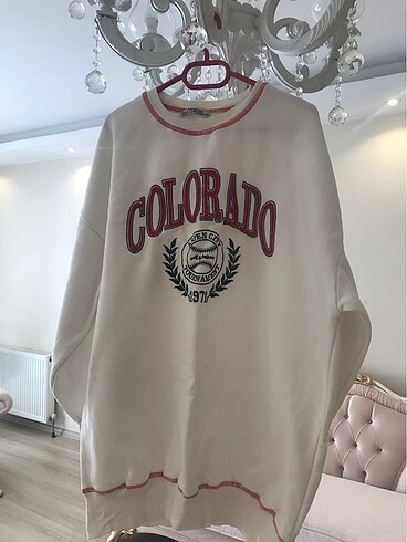 sweatshirt
