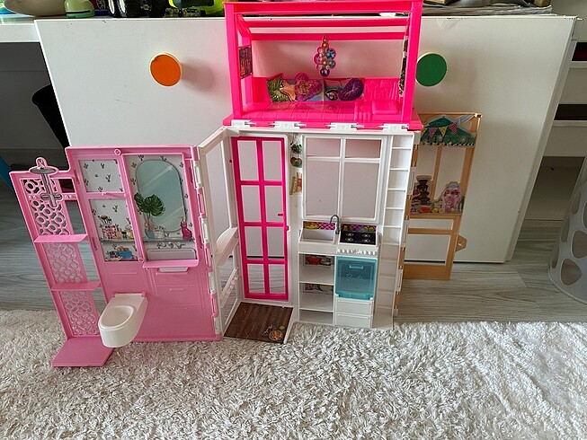 Barbie nin portatif evi