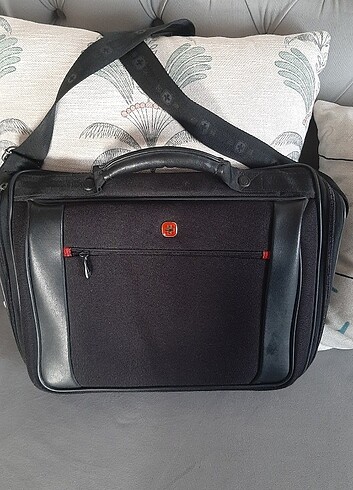  Beden Swiss Wenger laptop çantası 