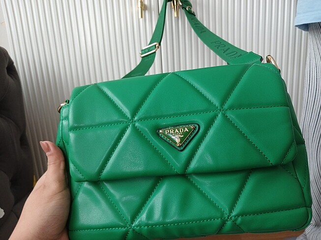 Prada çanta