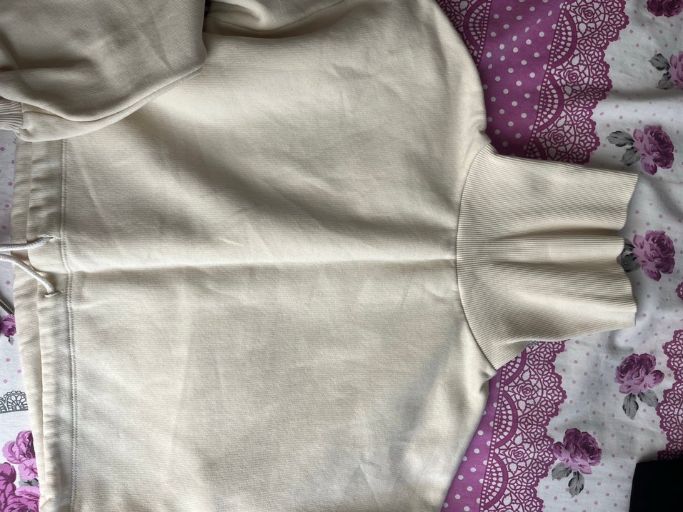 Beyaz Yüksek Yakalı Kolsuz Kadın Sweatshirt - Görsel 2