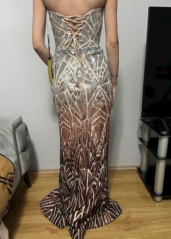 Pullu Desenli Uzun Drapeli Abiye Elbise - Görsel 2