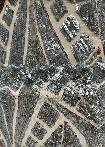 Pullu Desenli Uzun Drapeli Abiye Elbise - Görsel 4