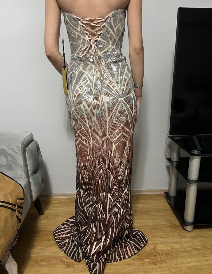 Pullu Desenli Uzun Drapeli Abiye Elbise - Görsel 2