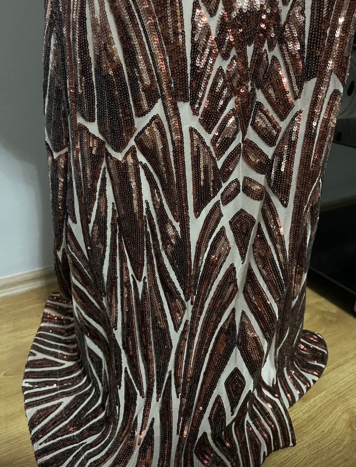 Pullu Desenli Uzun Drapeli Abiye Elbise - Görsel 3