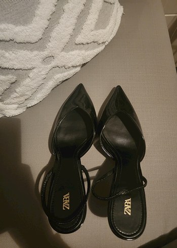 Zara Zara Siyah Rugan Stiletto Topuklu Ayakkabı