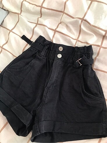 BERSHKA SİYAH ŞORT