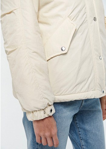 Mavi marka Beyaz Kürklü Midi Kadın Mont - Görsel 3