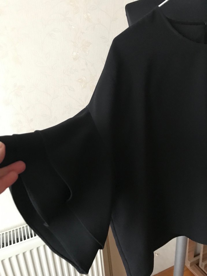 Kolları fırfır detaylı bluz - Görsel 2