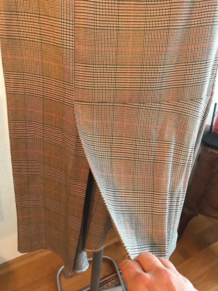 Piliseli Ekose Desenli Uzun Kahverengi Etek - Görsel 4