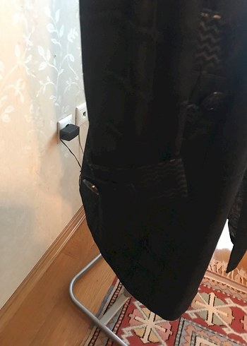 Yılan Desenli Siyah Deri Uzun Ceket - Görsel 3