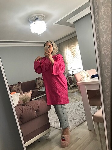 Pembe fırfırlı gömlek