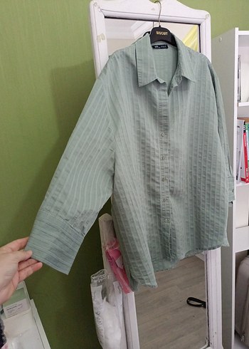 Kadın V Yaka Gömlek - Görsel 2