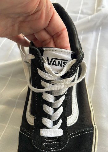 Vans Beyaz Detaylı Siyah Bağcıklı Sneakers