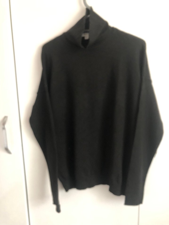 Siyah İşlemeli Kadın Sweatshirt - Görsel 3