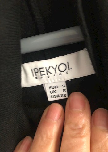 Siyah Yüksek Yakalı Kadın Kazak - Görsel 2