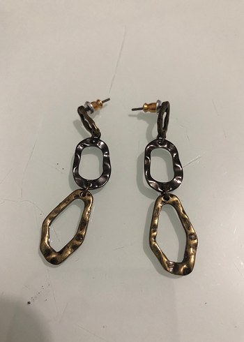 Zincir Detaylı Uzun Altın Renkli Kadın Küpeler - Görsel 3