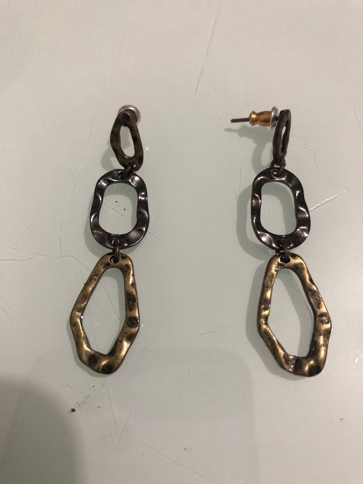 Zincir Detaylı Uzun Altın Renkli Kadın Küpeler - Görsel 2