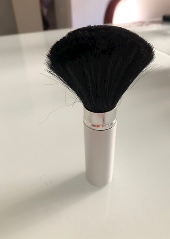 Gri Saplı Beyaz Makyaj Fırçası - Görsel 2