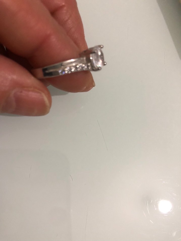 Minimalist Tasarımlı Beyaz Düğün Yüzüğü - Görsel 4