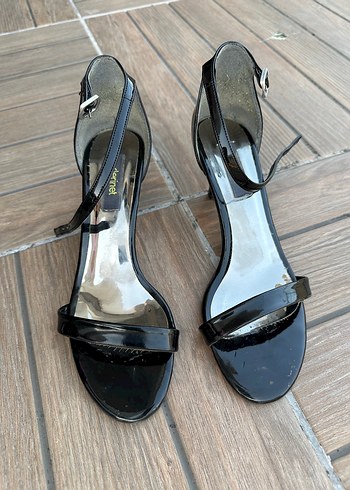 İnce bantlı topuklu - Görsel 4