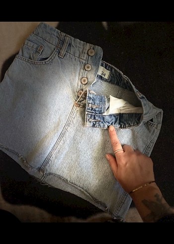 Düğmeli Mavi Denim Midi Şort