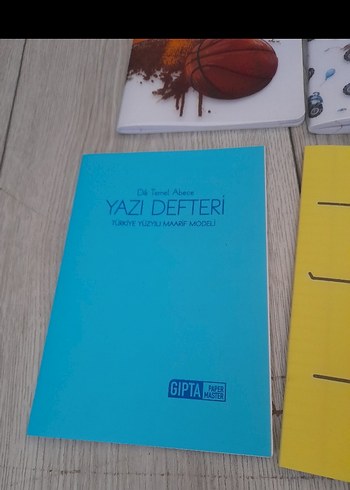 Beden Renk Çeşitli Desenlerde Çoklu Defter ve Kırtasiye Seti