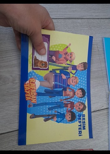 Beden Çeşitli Desenlerde Çoklu Defter ve Kırtasiye Seti