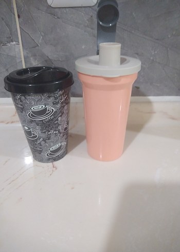 Çocuklar için pembe termos şişe ve gri kapaklı bardak - Görsel 2