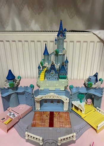 Renkli Prenses Figürleri ve Kale Oyuncak Seti - Görsel 2