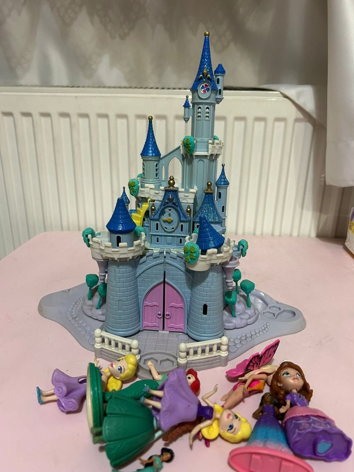 Renkli Prenses Figürleri ve Kale Oyuncak Seti - Görsel 3