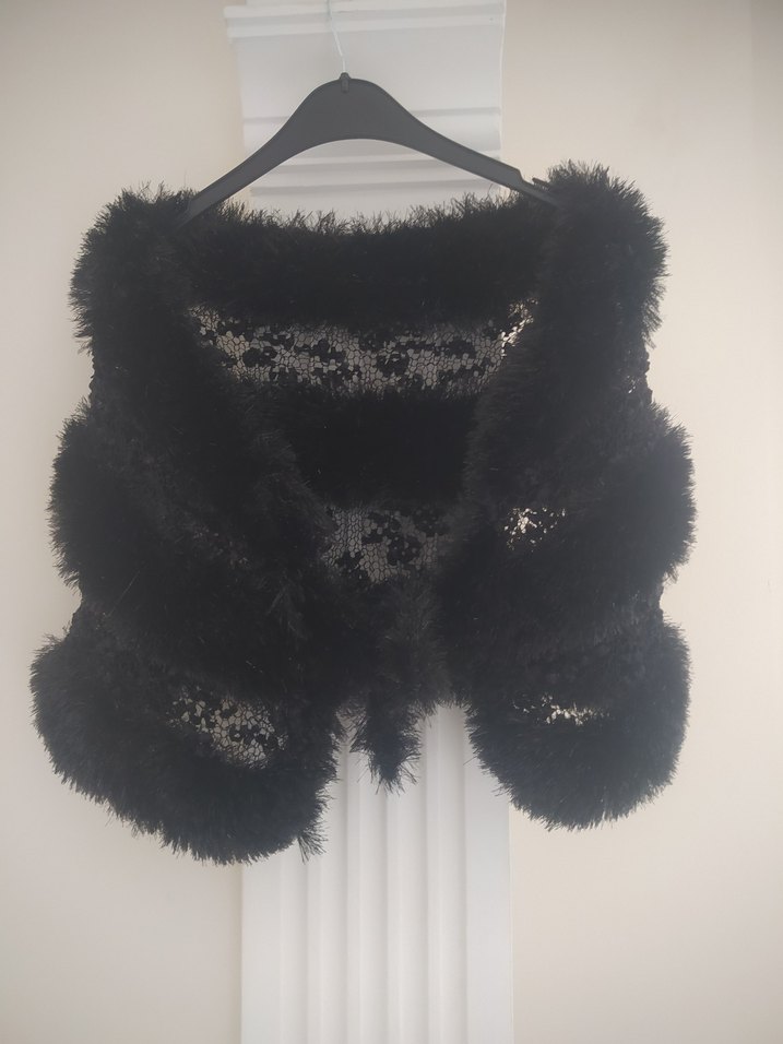 Kürk Detaylı Siyah Gotik Straplez Kazak - Görsel 3